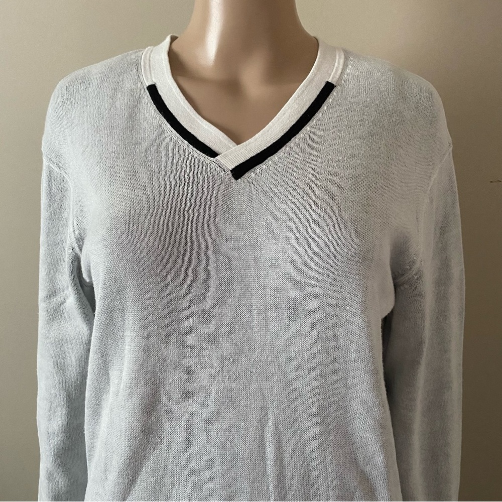 AX Armani Exchange knit Gray V-Neck Sweater, size medium